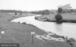 The River Medway c.1955, Wateringbury