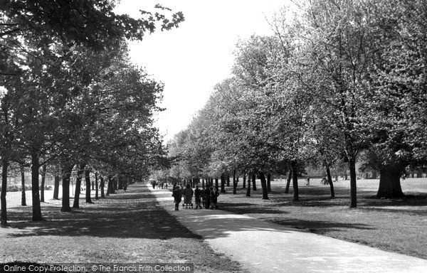 Photo of Watford, Cassiobury Park c.1950