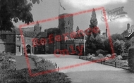 Cassiobury Park Lodge c.1955, Watford