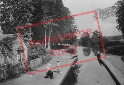 Cassiobury Park, The Canal Lock 1921, Watford