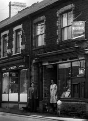 The Post Office, Park Place c.1955, Waunlwyd