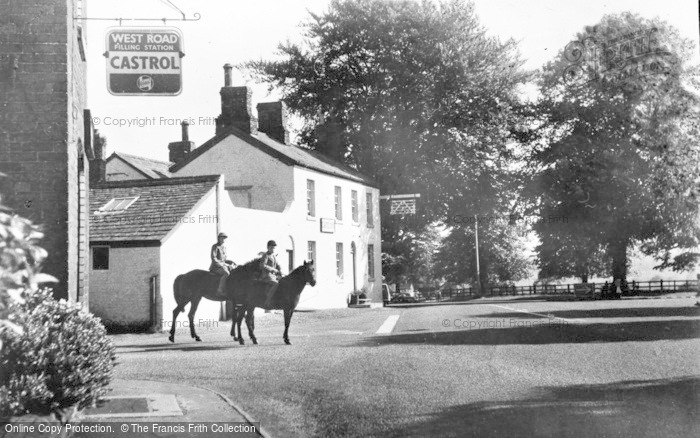 Photo of Weaverham, Gate Inn c.1960