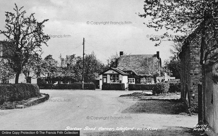 Photo of Welford On Avon, Barton Road Corner c.1950
