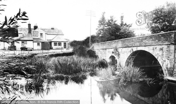 Photo of Welford On Avon, The Bridge And Four Alls 1960