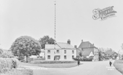 Welford On Avon, The Maypole c.1955, Welford-on-Avon