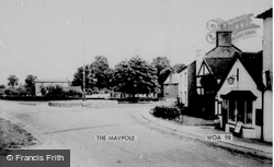 Welford On Avon, The Maypole c.1965, Welford-on-Avon