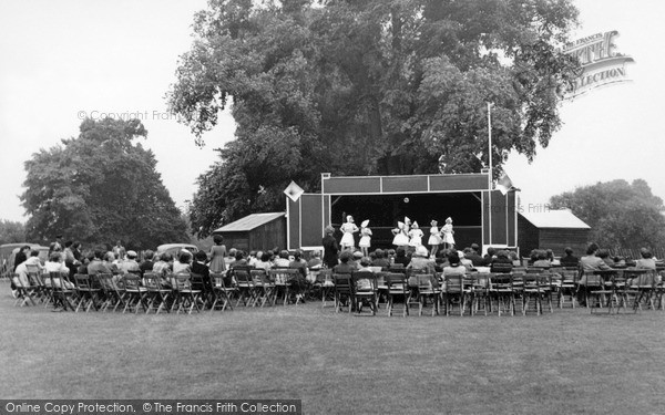 Photo of Welling, Concert Party In Danson Park c.1958