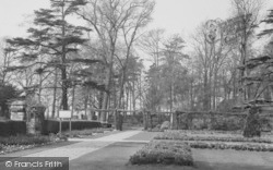 Old English Garden, Danson Park c.1955, Welling