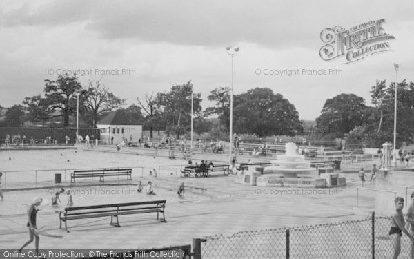 Photo of Welling, Swimming Pool, Danson Park c.1950