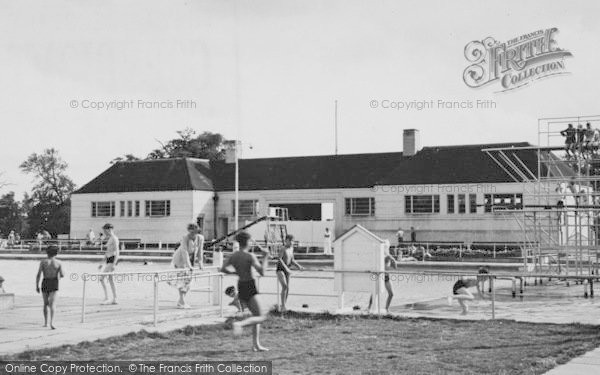 Photo of Welling, Swimming Pool, Danson Park  c.1950