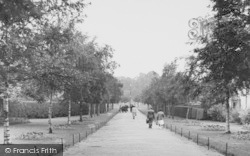 The Avenue, Danson Park c.1955, Welling