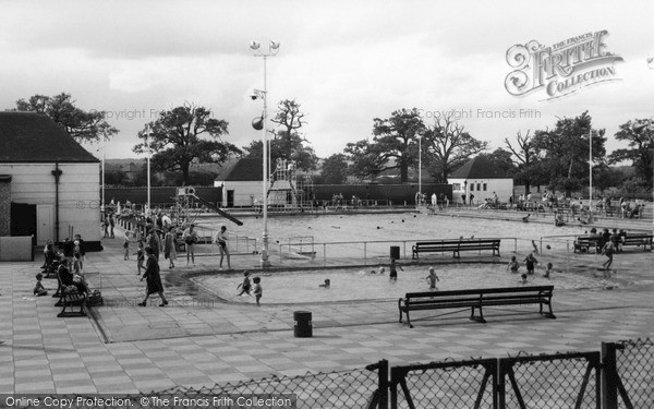 Photo of Welling, The Swimming Pool, Danson Park c.1950