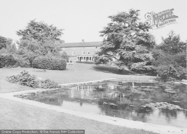 Photo of Wellingborough, Croyland Gardens c.1965