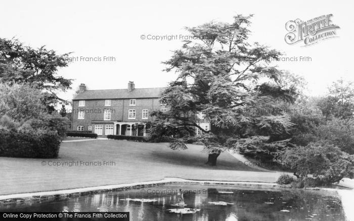 Photo of Wellingborough, Croyland Hall Gardens c.1965