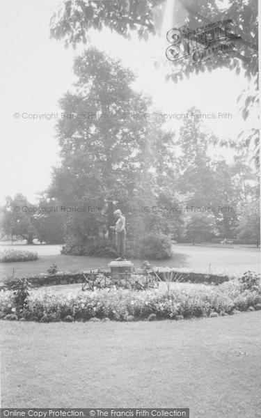 Photo of Wellingborough, Swanspool Gardens c.1965