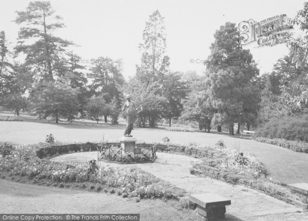Photo of Wellingborough, Swanspool Gardens c.1965