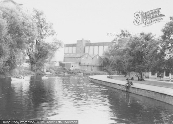 Photo of Wellingborough, The Embankment c.1965
