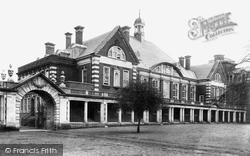 Dining Hall 1908, Wellington College