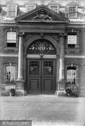 Entrance 1908, Wellington College