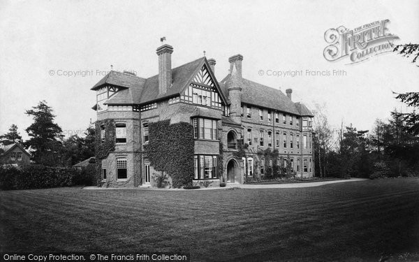 Photo of Wellington College, Mr Bevir's House 1908
