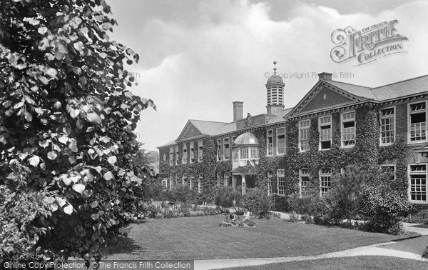 Photo of Wellington, High School 1925