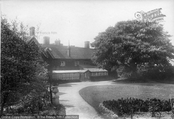 Photo of Wellington, Old Hall 1903