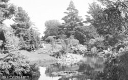 Park, The Lake c.1950, Wellington