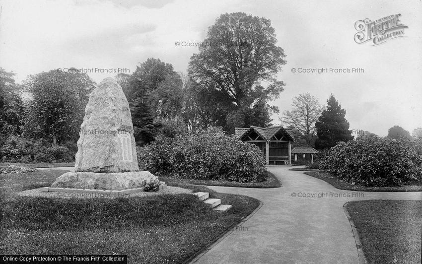 Wellington, the Park War Memorial 1925