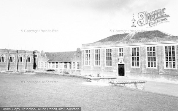 Photo of Wellington, The School c.1960