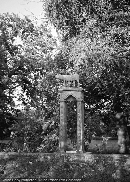 Photo of Wells, Beech Barrow, Romulus And Remus Monument 2004