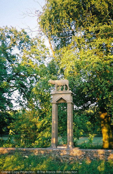 Photo of Wells, Beech Barrow, Romulus And Remus Monument 2004
