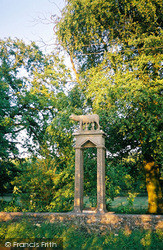 Beech Barrow, Romulus And Remus Monument 2004, Wells