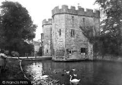 Bishop's Palace And The Drawbridge 1923, Wells