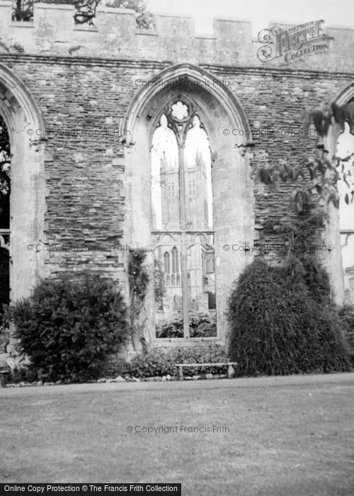 Photo of Wells, Bishop's Palace c.1950