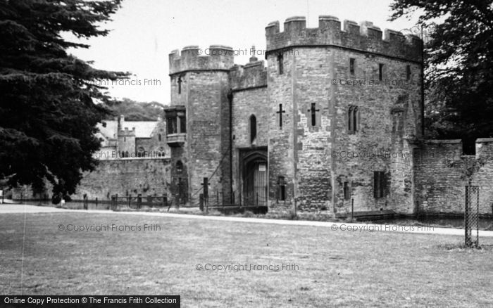 Photo of Wells, Bishop's Palace c.1950