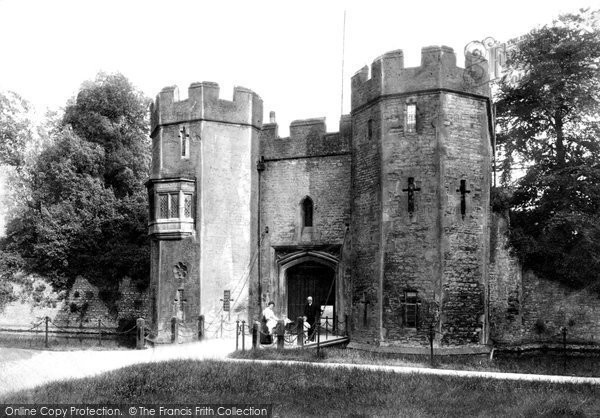 Photo of Wells, Bishop's Palace Drawbridge 1906