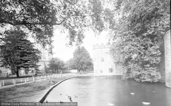 Photo of Wells, Bishop's Palace, Drawbridge And Moat c.1939