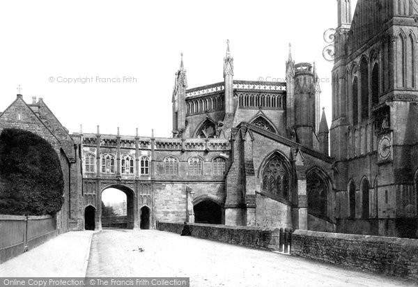 Photo of Wells, Cathedral Chain Gate 1890
