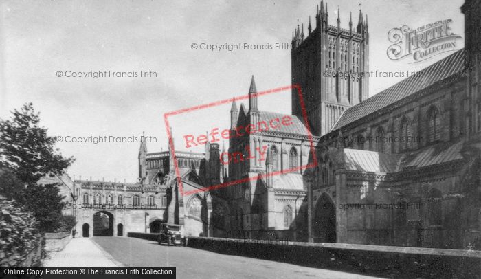 Photo of Wells, Cathedral, Chapter House And Chain Bridge c.1920