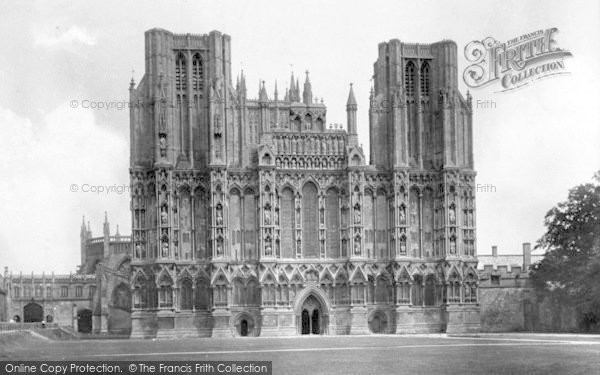 Photo of Wells, Cathedral, West Front 1923