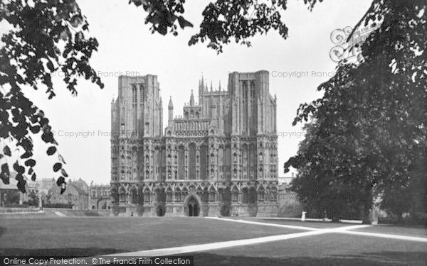 Photo of Wells, Cathedral, West Front 1923