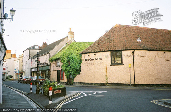 Photo of Wells, High Street, The City Arms 2004