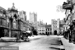 Market Place 1890, Wells