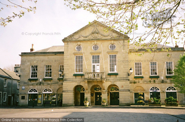 Photo of Wells, Market Place, The Town Hall 2004