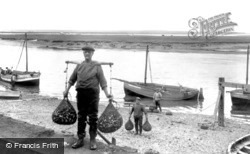 Wells-Next-The-Sea, Bringing In The Whelks 1929, Wells-Next-The-Sea