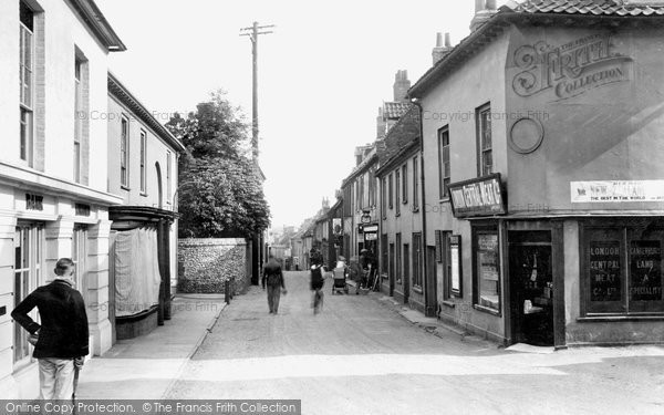 Photo of Wells Next The Sea, High Street 1929