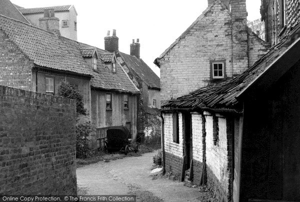 Photo of Wells Next The Sea, Red Lion Yard 1950