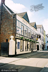 Sadler Street, The White Hart Inn 2004, Wells