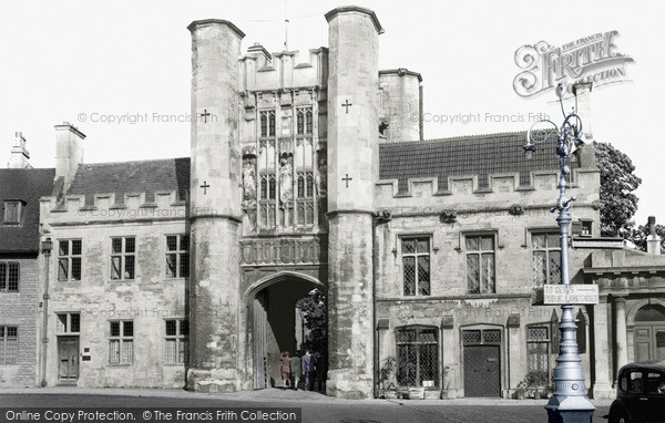 Photo of Wells, The Bishop's Eye Gateway c.1945