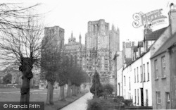 The Cathedral 1961, Wells